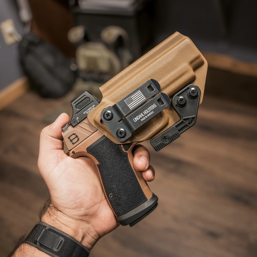 SIG SAUER P365 FUSE AXG DH3 IWB Holster | Lindahl Holsters